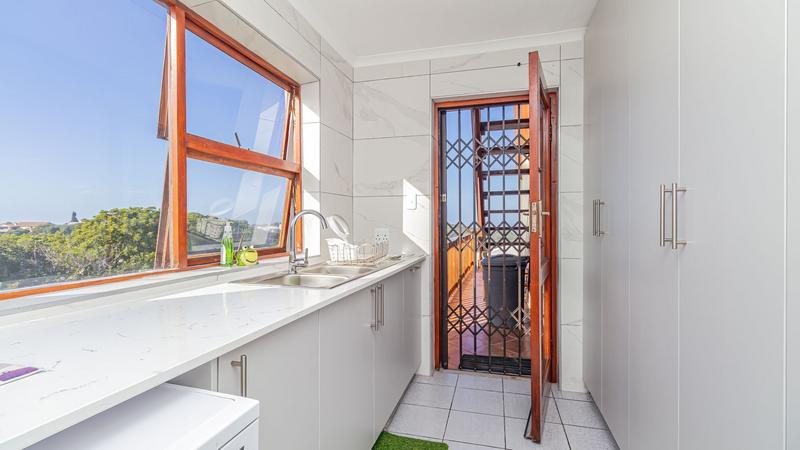 5 Bedroom Property for Sale in Hersham Western Cape